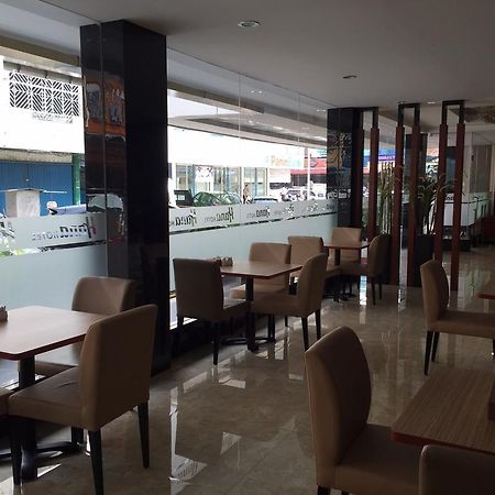 Hana Hotel Batam Екстер'єр фото