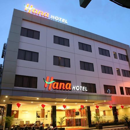 Hana Hotel Batam Екстер'єр фото