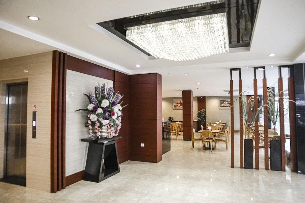 Hana Hotel Batam Екстер'єр фото